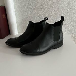 H&M Chelsea Boots